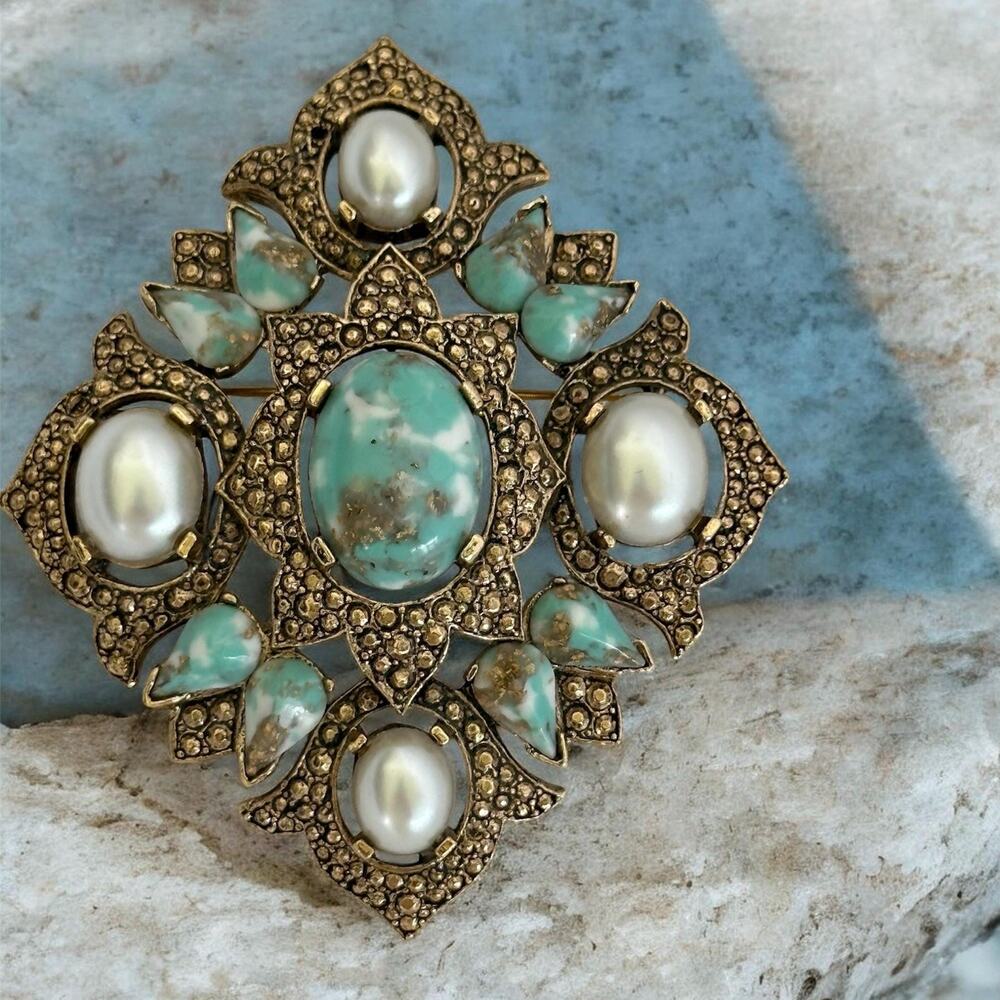 Vintage Brooch lot * 8 Piece bundle *Sarah Coventry*Monet *BSK *West Germany